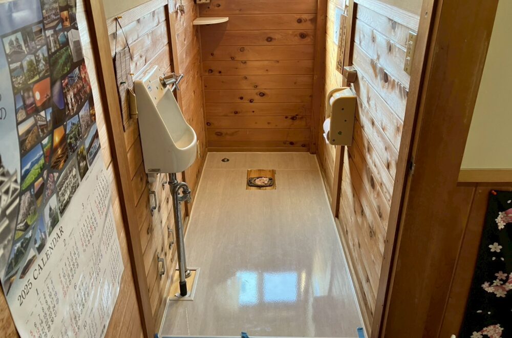 【同日作業】トイレ交換と床をホーローにしました ー山鹿市鹿本町