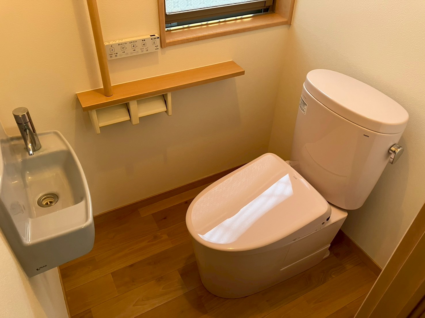 トイレ取替 壁紙張替｜熊本市東区東京塚町｜N様邸